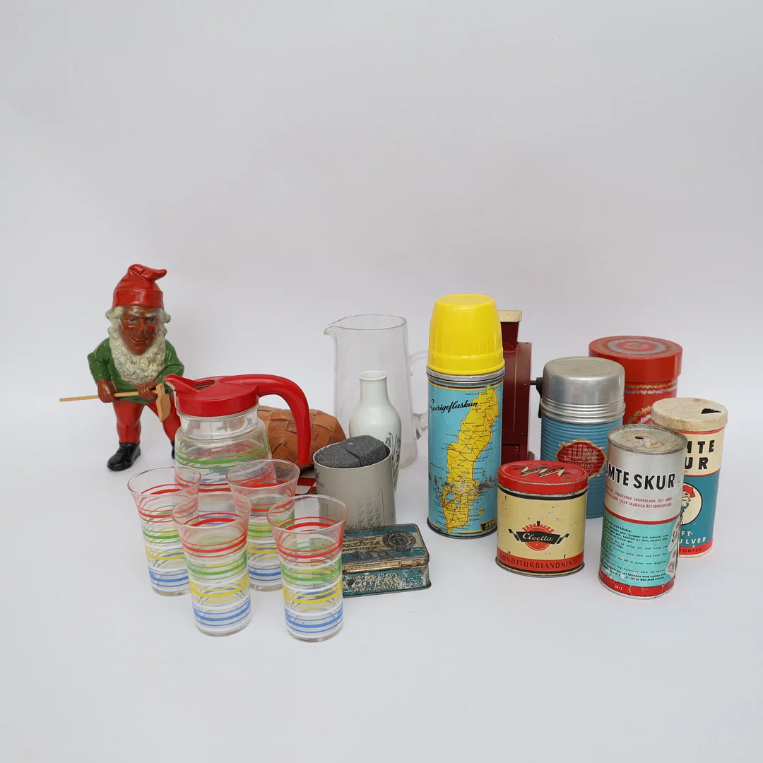 DIVERSE, termosar delvis Sverige, burkar tomte skur, kaffekvarn, underlägg, tomte, Vas rörstrand med mera. — Miscellaneous — Falun Auktionsbyrå