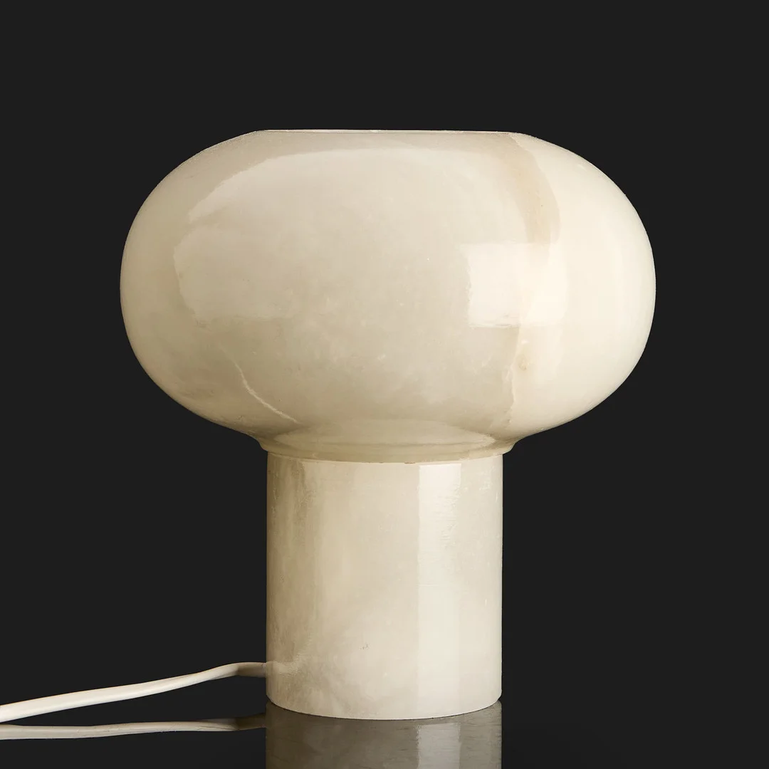 BORDSLAMPA, alabaster, 1960/70-tal. — Table Lamps — Crafoord Auktioner Stockholm