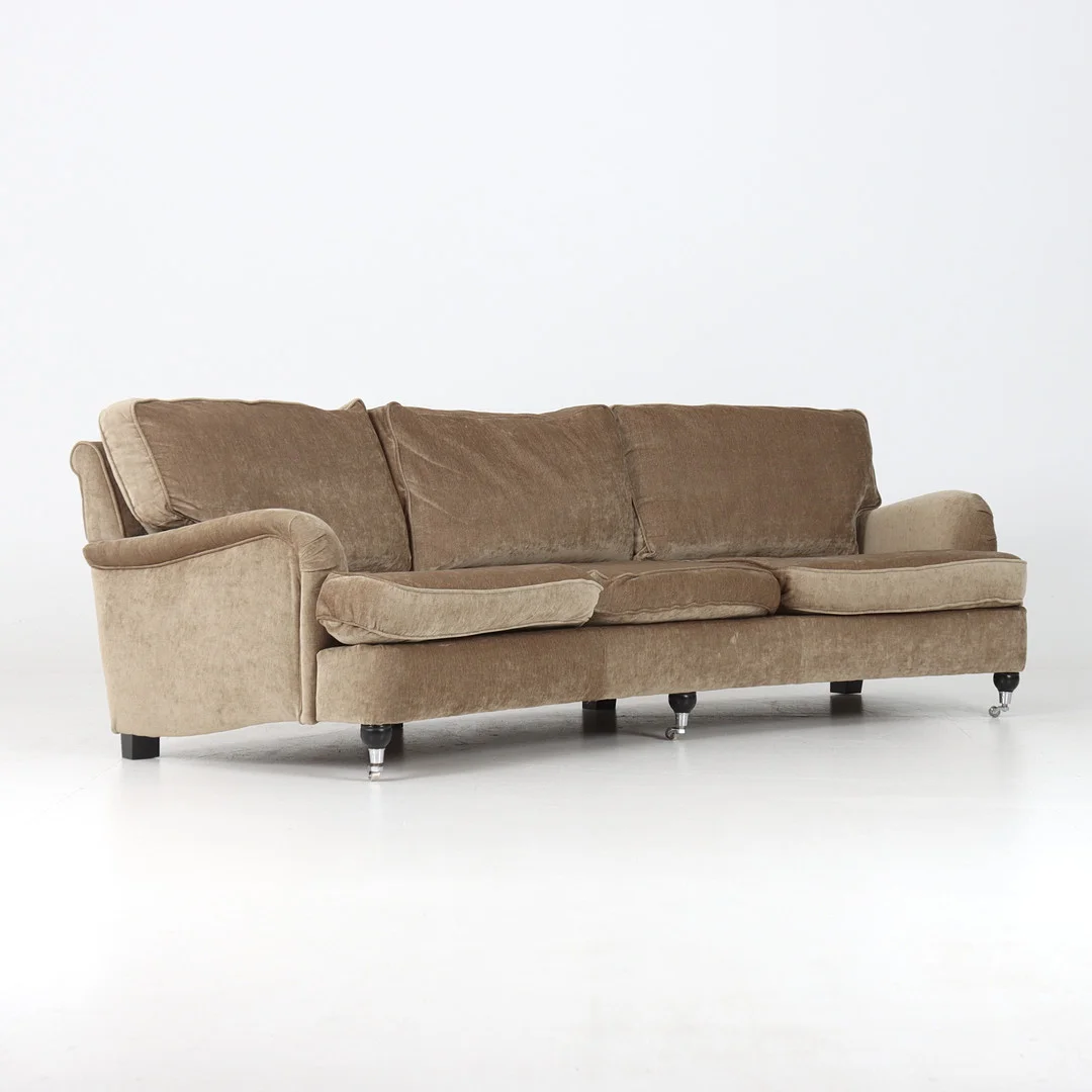 SOFFA, 3-sits, "Milton", Howardmodell, 2000-tal. — Sofas & Seatings — Stadsauktion Sundsvall