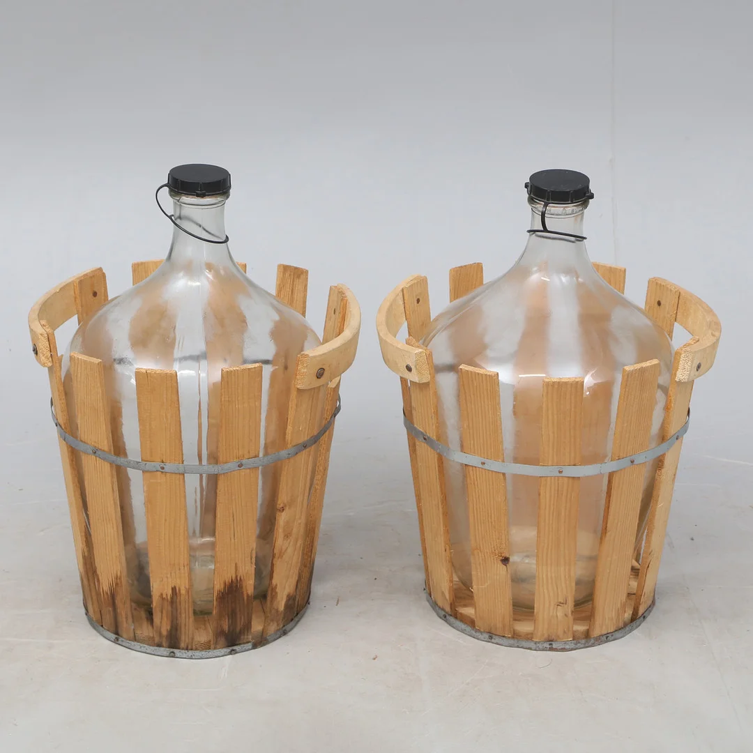 JÄTTEFLASKOR 2 st, glas. — Other — Kalmar Auktionsverk