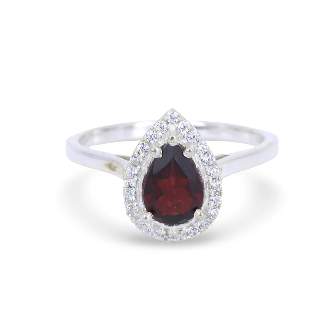 GARNET SILVER RING. — Rings — Chalkwell Auctions