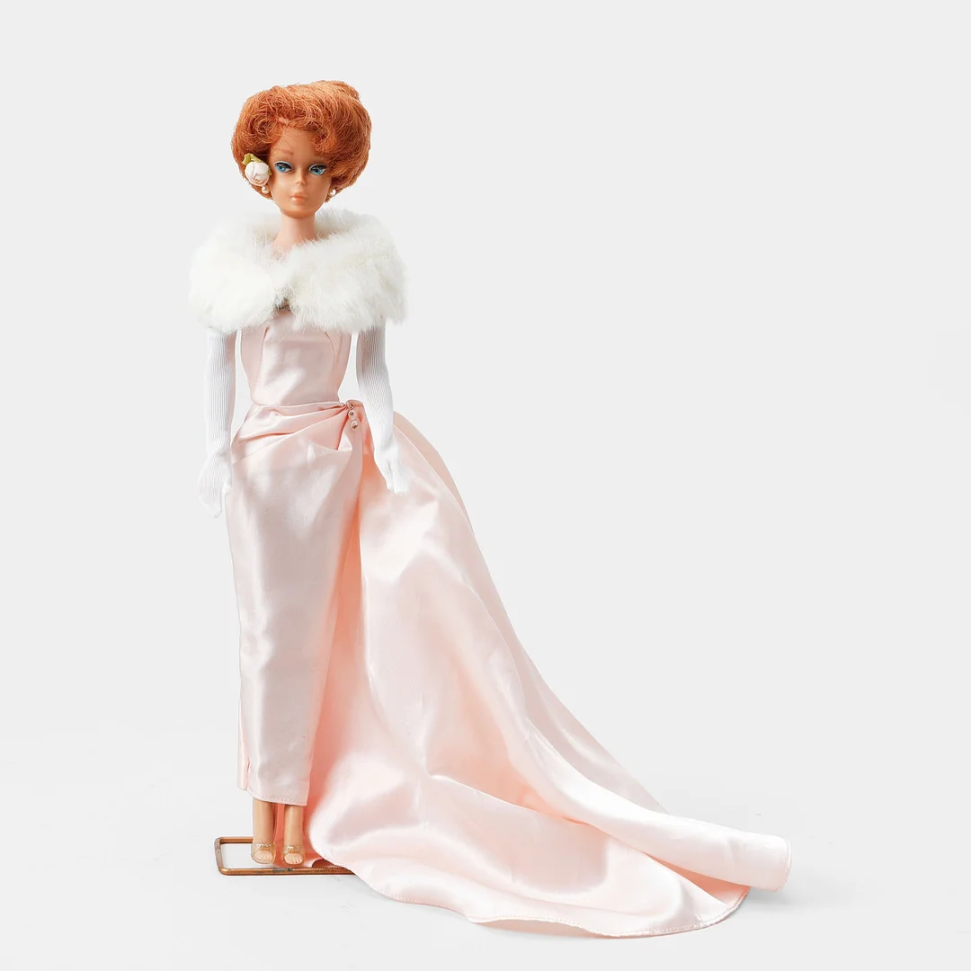BARBIE, #850 Bubble Cut med #983 "Enchanted Evening", Mattel, 1960-63. — Dolls & Teddybears — Göteborgs Auktionsverk