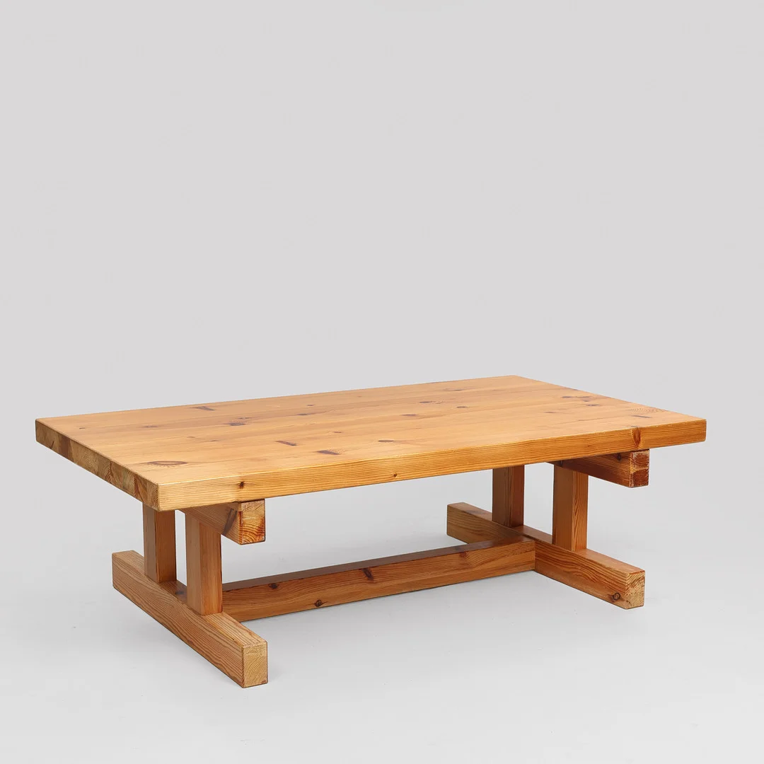 Sofabord af massiv fyrretræ, anden halvdel af 1900 tallet. Skandinavien. — Coffee Tables — Palsgaard Kunstauktioner