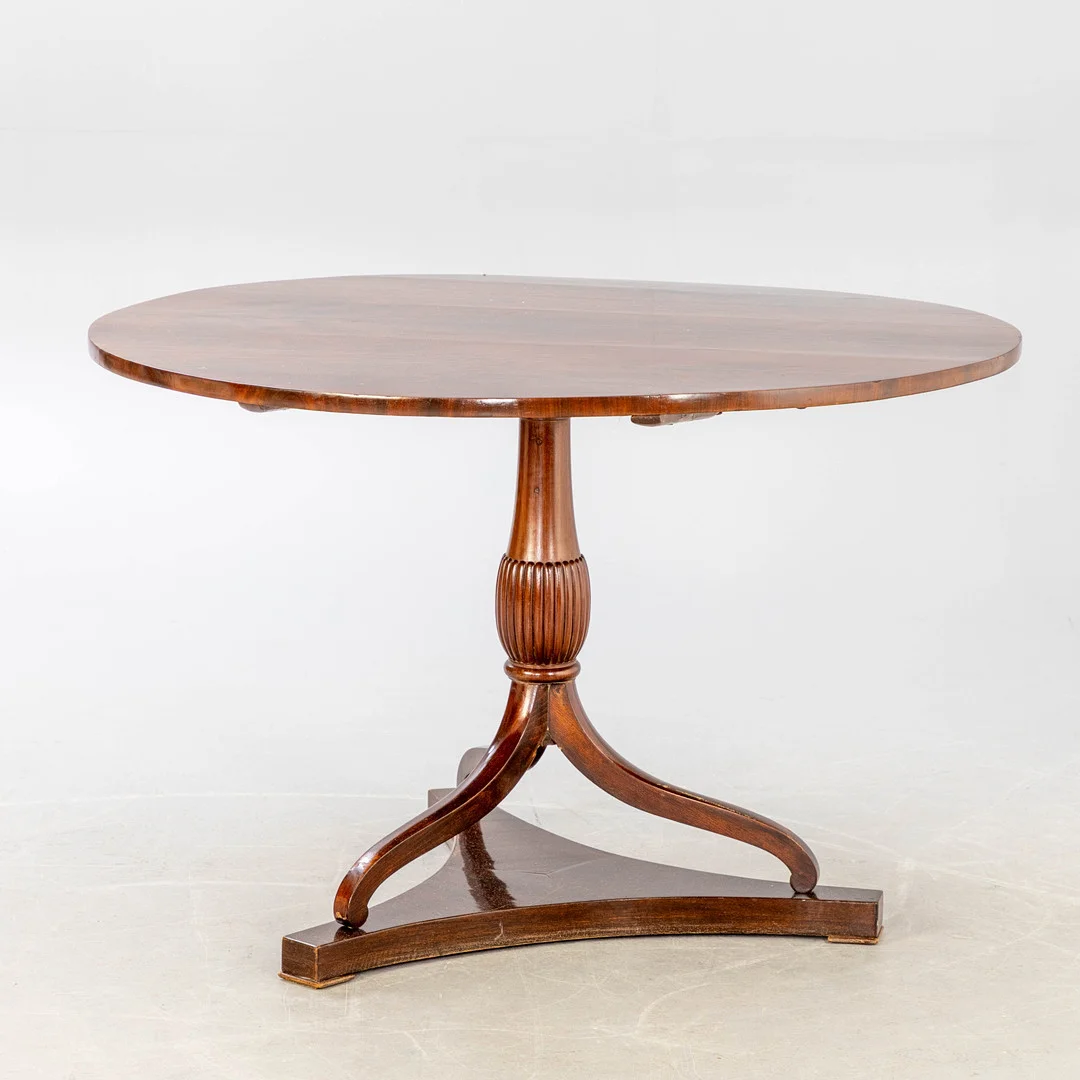 Runder Tisch, Mahagoni, England, um 1900. — Tables — Stockholms Auktionsverk Hamburg