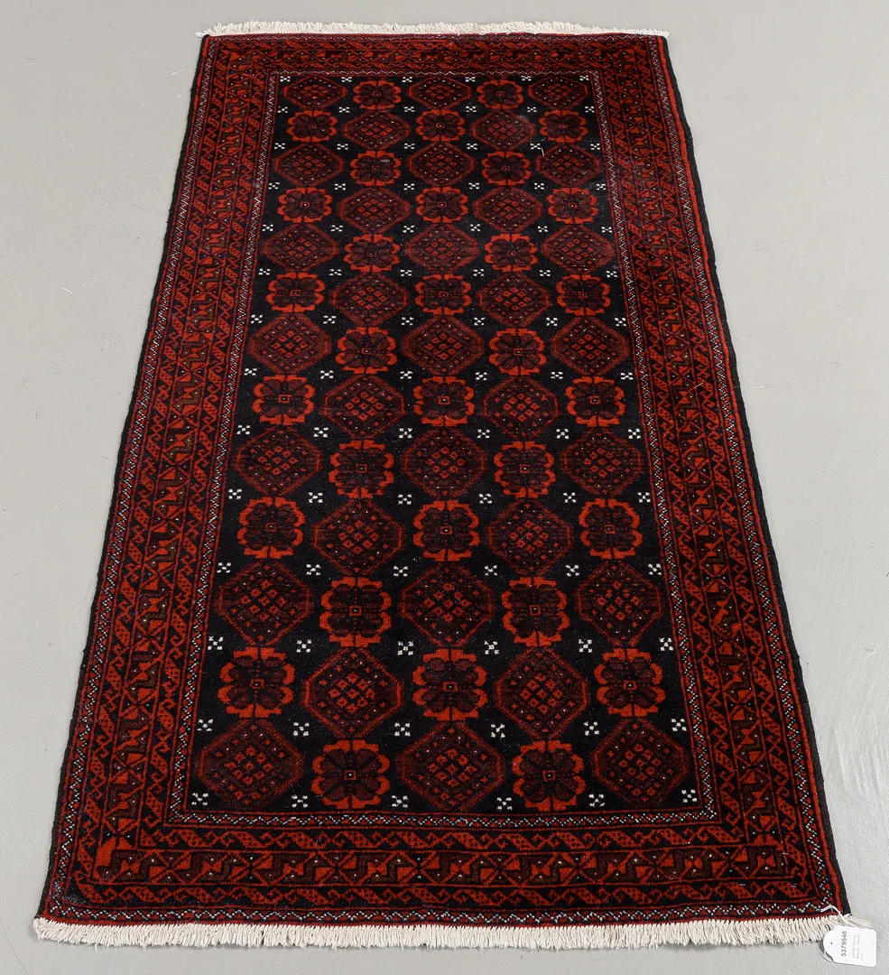 MATTA Persisk, Baluch, 186x99 cm. — Persian Carpets & Textiles — Karlstad Hammarö Auktionsverk