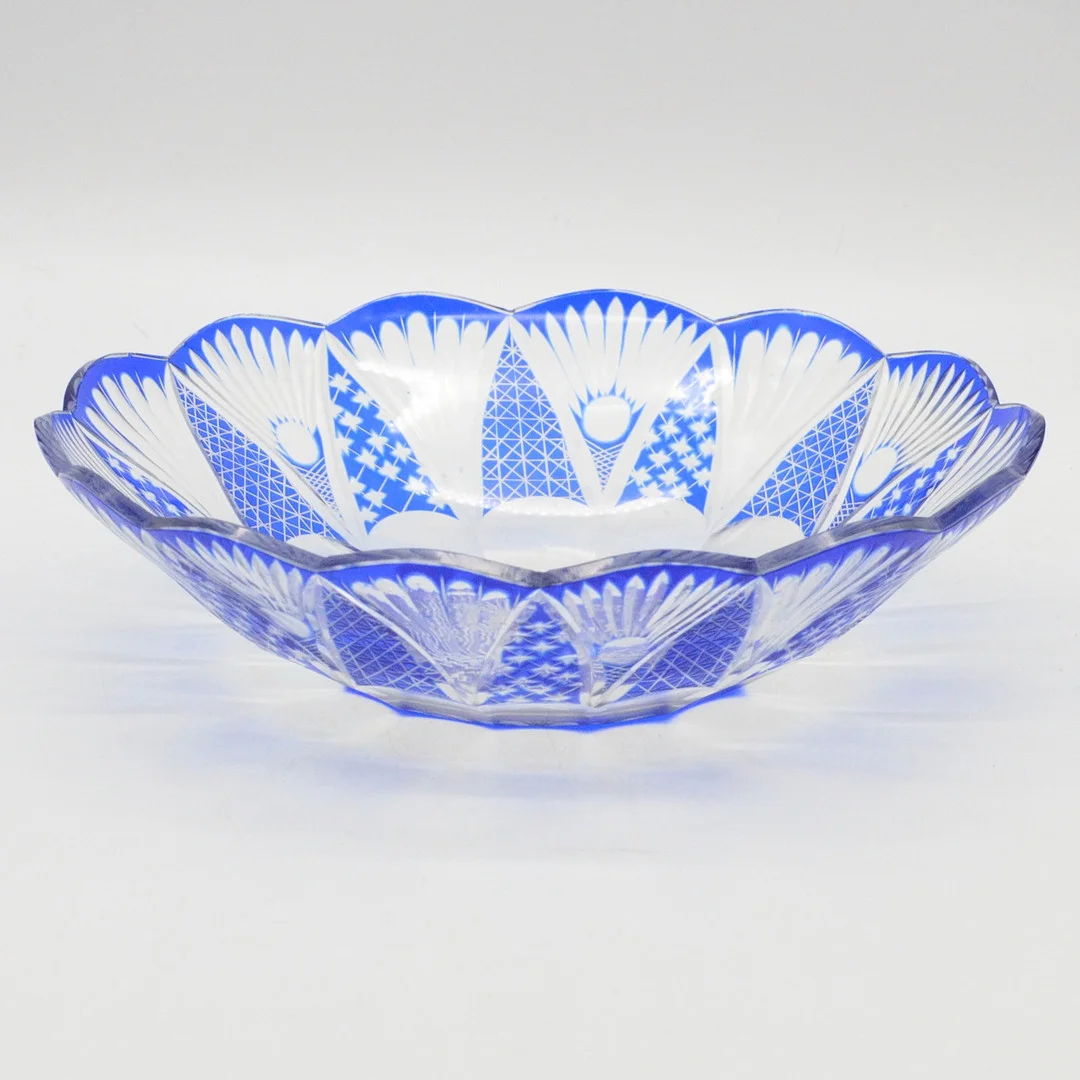 ANTIKE BÖHMISCHE SCHALE, KRISTALLGLAS MIT ÜBERFANGGLAS, HANDGESCHLIFFEN, SPÄTES 19. JAHRHUNDERT. — Art glass — Kunst- und Auktionshaus Kleinhenz