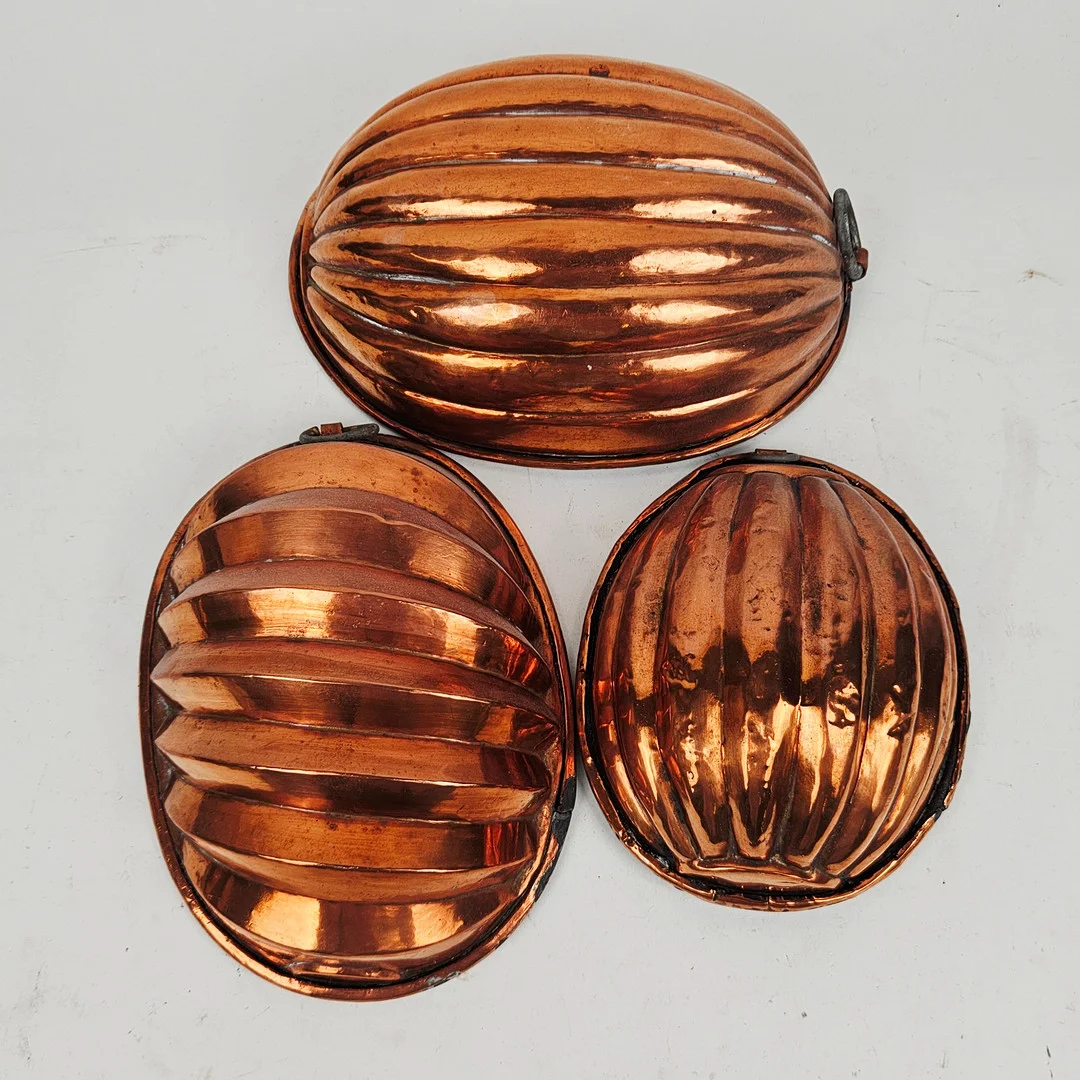 ALADÅBFORMAR, 3 st, koppar, 1800-tal. — Pewter, Brass & Copper — Auktionshuset Thörner & Ek