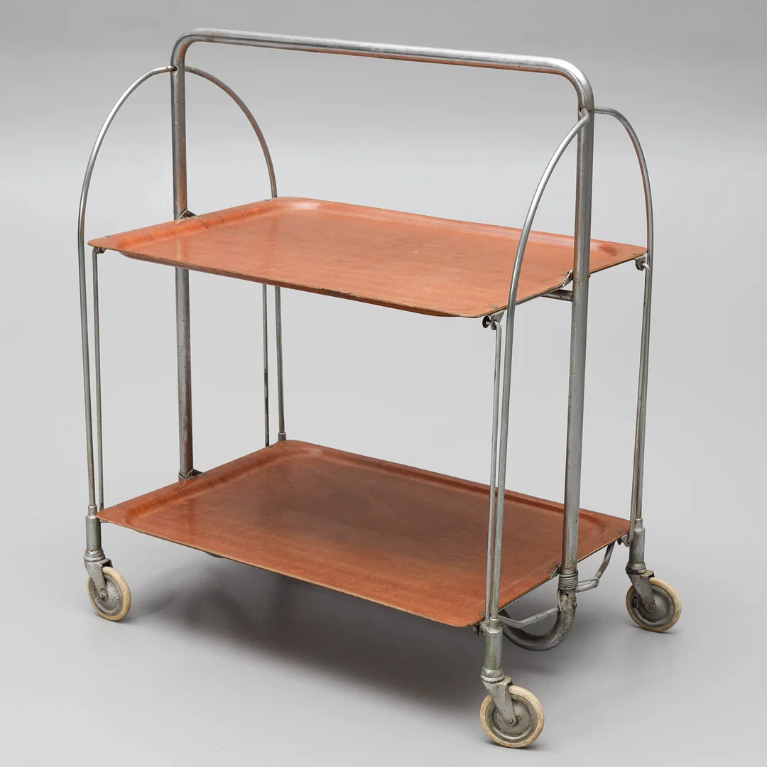 SERVERINGSVAGN, fanerad i teak, förkromad metall, "Dinett", Gerlinol, Tyskland, 1900-talets mitt. — Other — Auktionsmagasinet Vänersborg