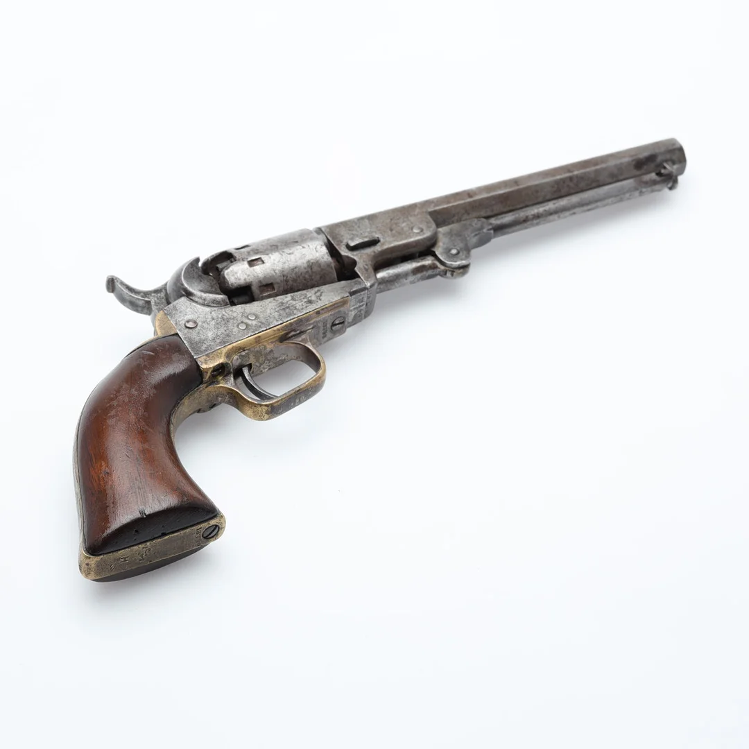 SLAGLÅSREVOLVER, amerikansk, Colt 1849 Pocket, no.18399 kaliber .31. — Guns & Rifles — Höörs Auktionshall