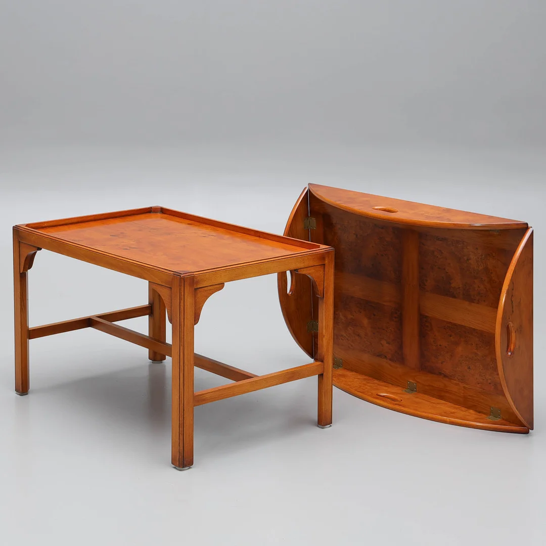 BRICKBORD, fanerat i idegran, "Butlers tray", Reprodux. — Tables — Auktionsmagasinet Vänersborg
