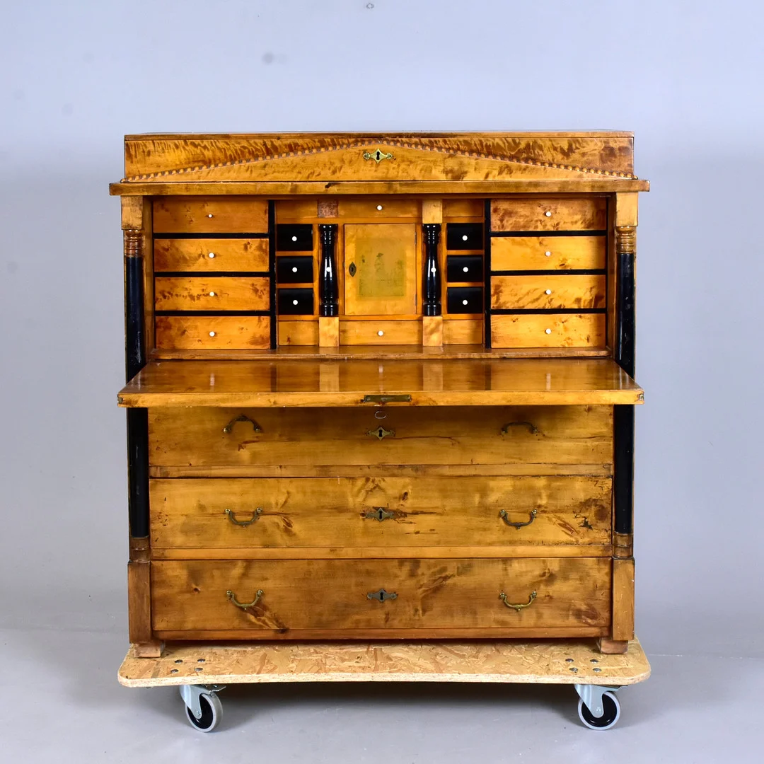 CHIFFONJÉ, Biedermeier, 1800-talets andra hälft. — Cupboards, Cabinets & Shelves — Halmstads Auktionskammare