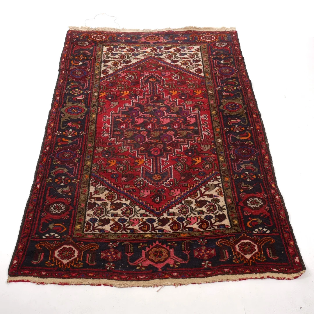 MATTA, Persien, 129x205 cm. — Persian Carpets & Textiles — Auktionsfirma Kenneth Svensson i Kalmar