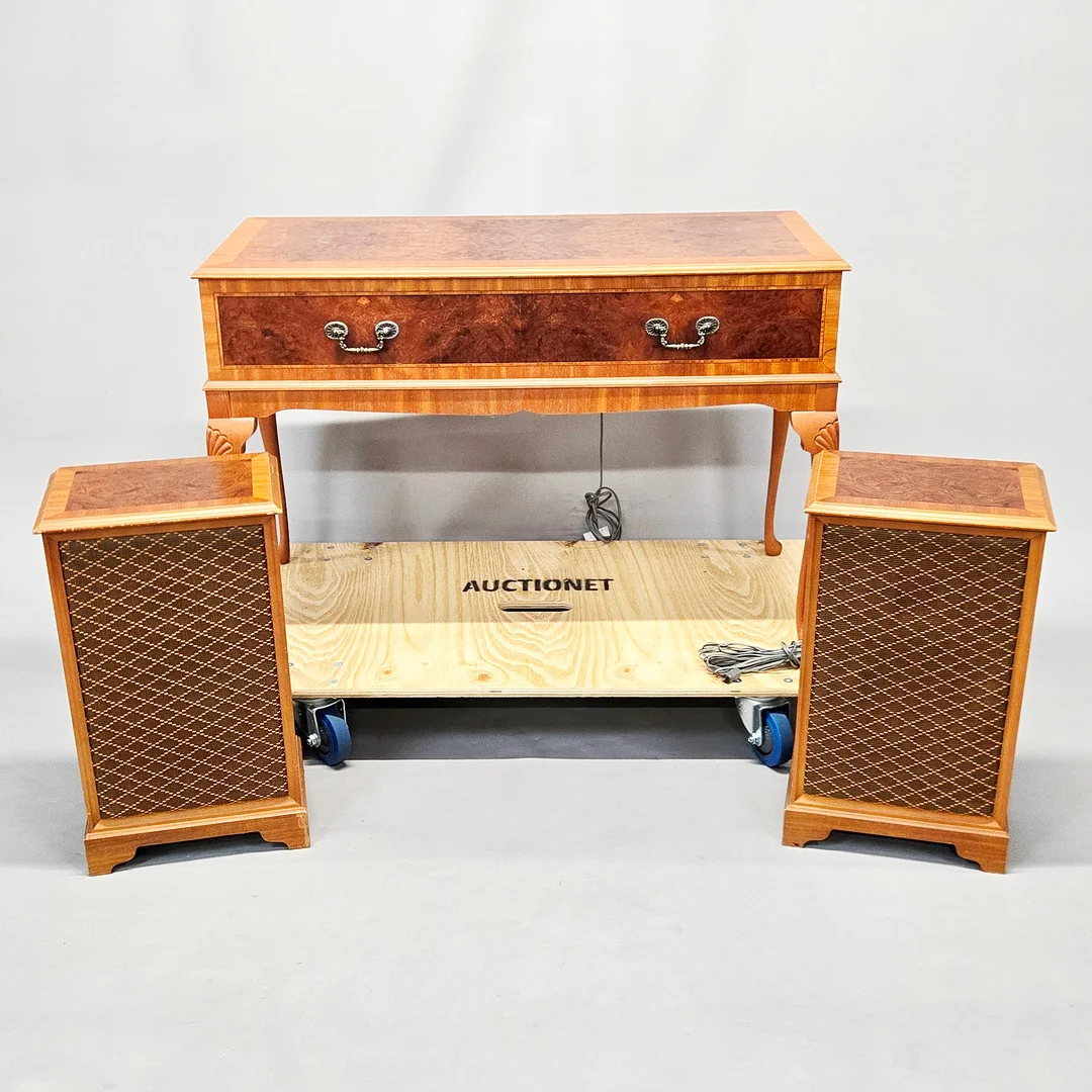 DYNATRON STEREO SYSTEM. — Modern consumer electronics — Chalkwell Auctions