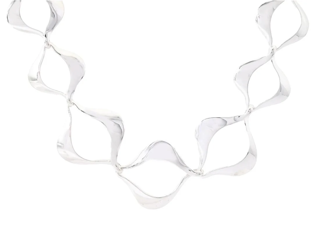 COLLIER, sterlingsilver, längd ca 46 cm-48 cm, doserad 1,5 cm-2,7 cm, vikt ca 37,6 g. — Smycken/Collier — Kaplans