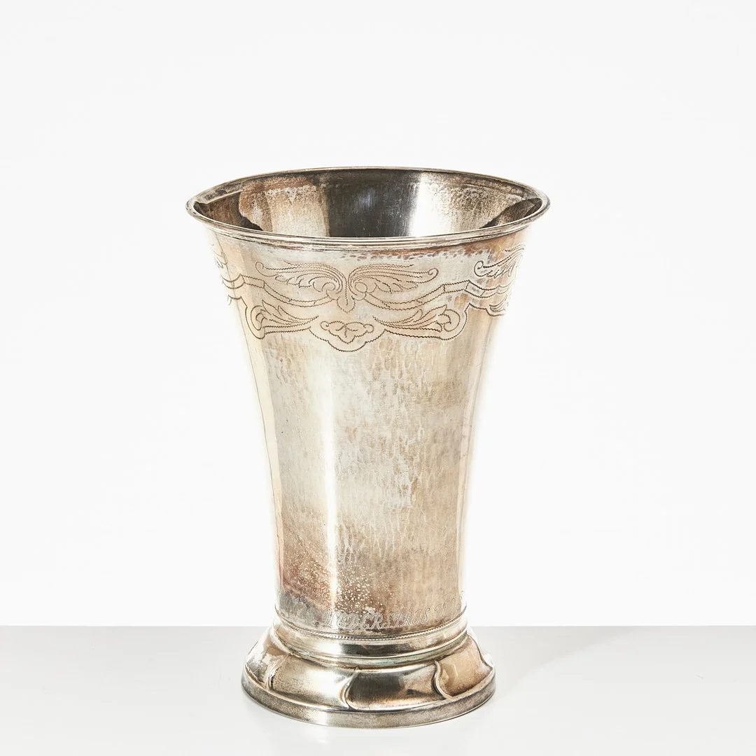 BÄGARE, silver, K. Anderson, Stockholm 1929, barockstil, ciselerad dekor. — Silver — Stockholms Auktionsverk Magasin 5