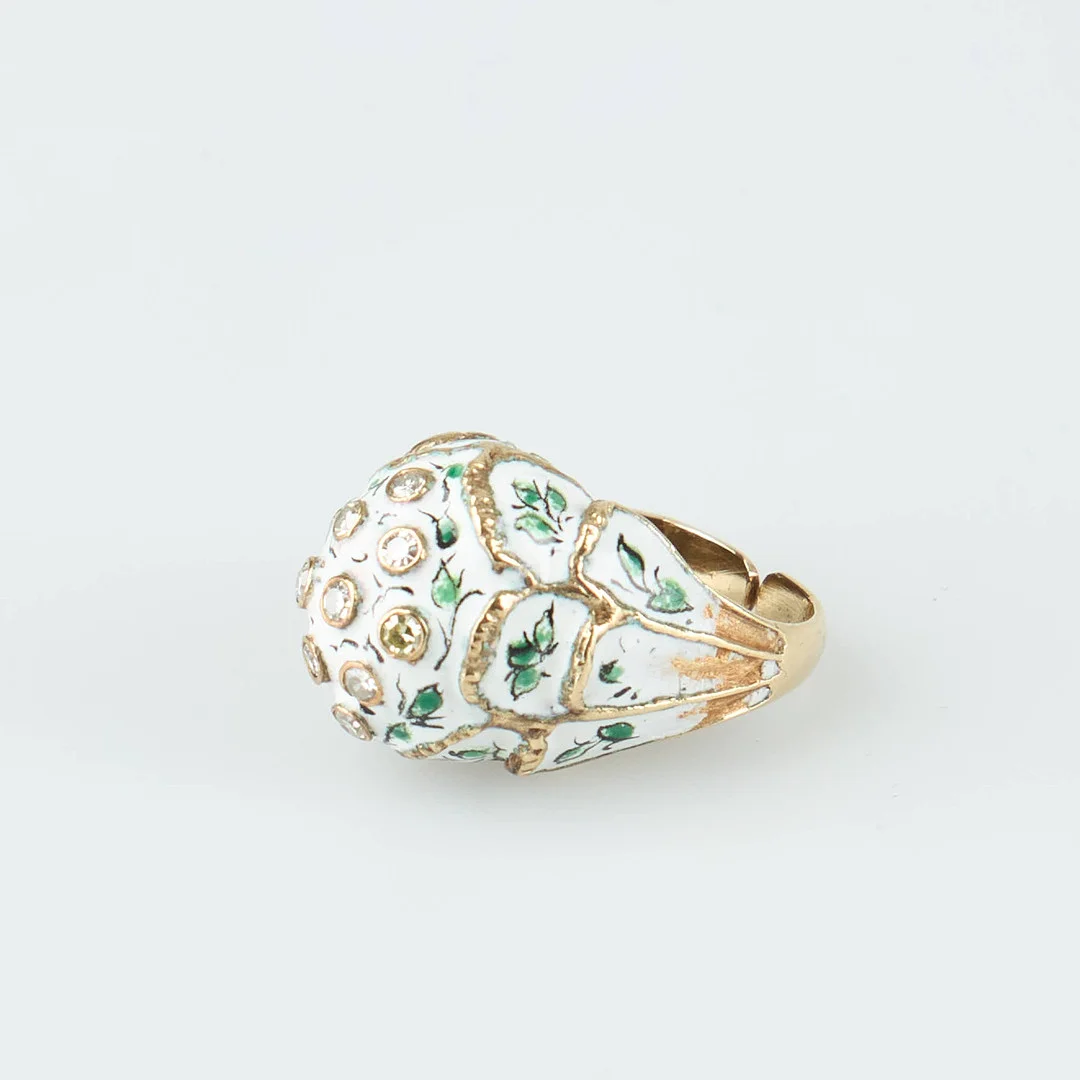 RING, 14K guld, diamanter och emalj, ca Ø 15,5. — Rings — Stockholms Auktionsverk Helsinki