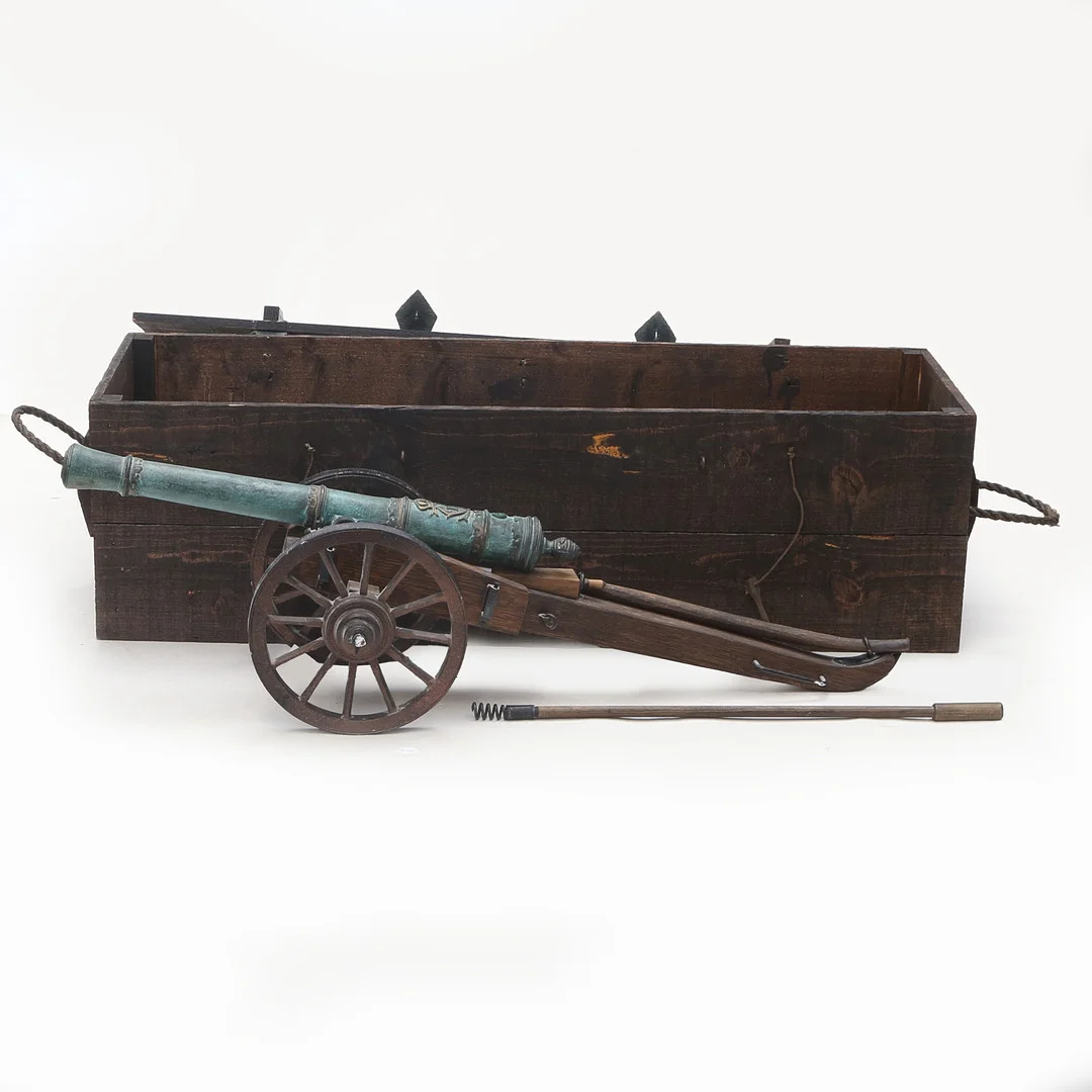 MODELLKANON, brons, kopia av fältkanon med Karl XII monogram. Svensk metallkonst AB, Karlskrona. — Guns & Rifles — Kalmar Auktionsverk