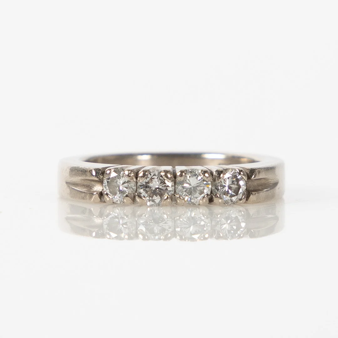 RING, 18K vitguld. — Rings — Stockholms Auktionsverk Helsingborg