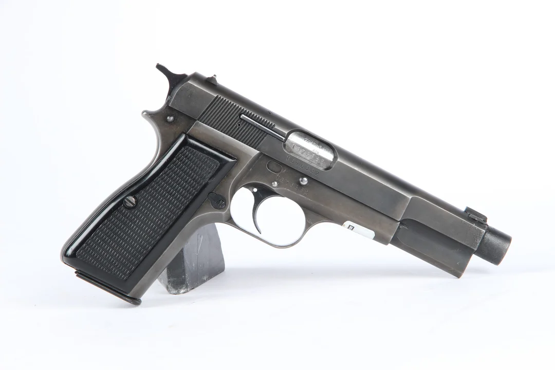 Browning Hi-Power pistol cal. 9 mm. — Hunting, fishing, arms and militaria/Firearms — Lauritz