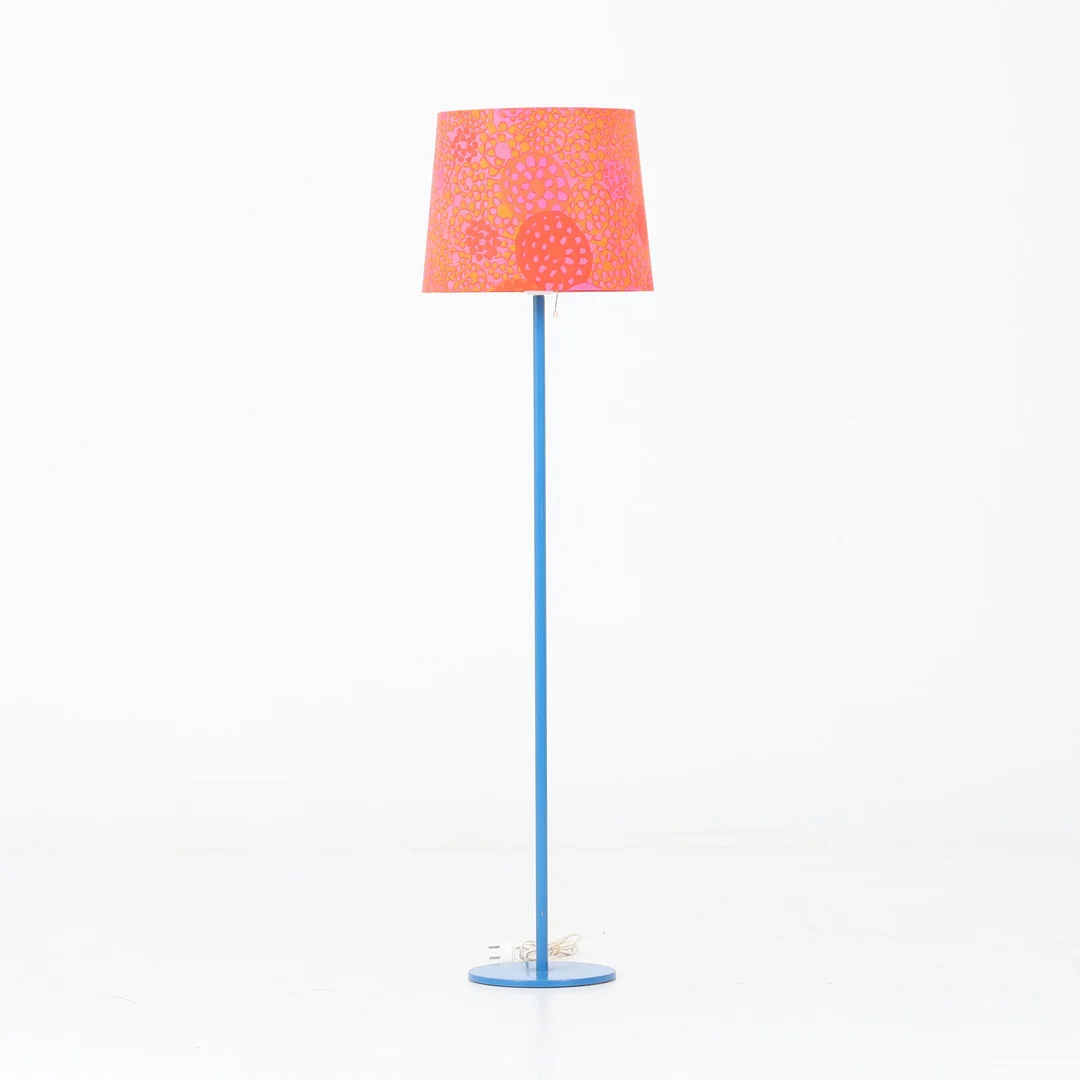 UNO & ÖSTEN KRISTIANSSON. Golvlampa, metallstomme, Luxus, Vittsjö, 1900-talets andra hälft. — Floor lights — Stadsauktion Sundsvall