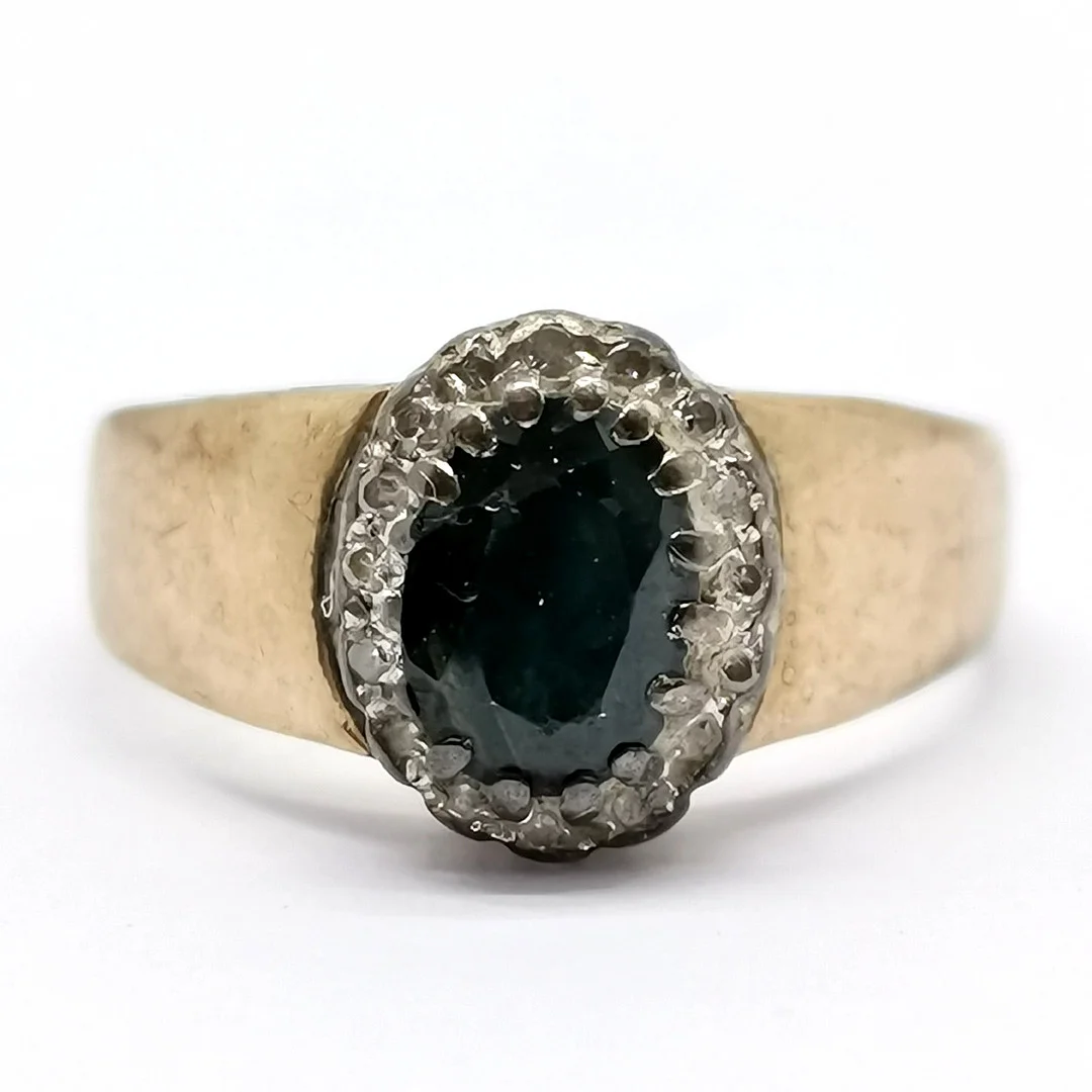 9ct GOLD SAPPHIRE & DIAMOND CLUSTER RING. — Rings — Acreman St Auctioneers & Valuers