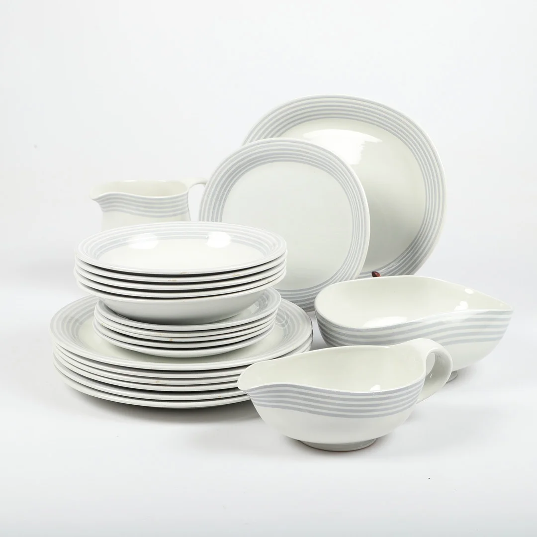 WILHELM KÅGE. Servis, 21 delar, flintgods, "Grå ränder", Gustavberg. — Tableware — Helsingborgs Auktionskammare