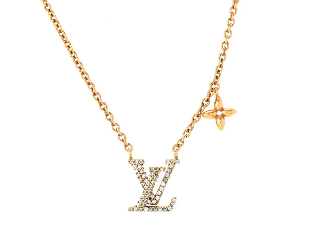 LOUIS VUITTON, COLLIER, Iconic Necklace, vita stenar, guldfärgad kedja, längd 41-47 cm, diameter ca 1x1,5 cm, vikt 6,1 g, Made in Italy, smyckespåse, originalask. Very Good Condition. — Smycken/Collier — Kaplans