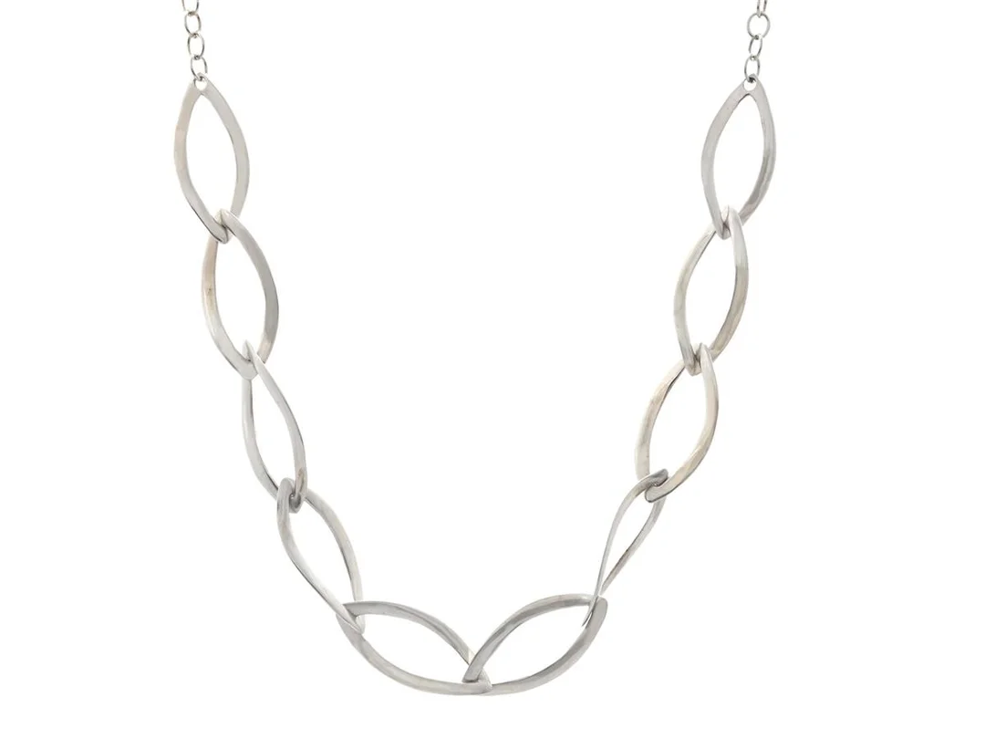 COLLIER, sterlingsilver, fantasilänk, längd ca 35,5 cm - 51,5 cm, vikt ca 17,6 g. — Smycken/Collier — Kaplans