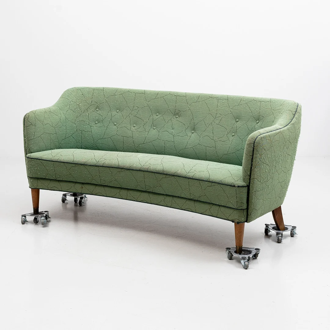 SOFFA, 1900-talets första hälft. — Sofas & Seatings — Auktionshuset Kolonn