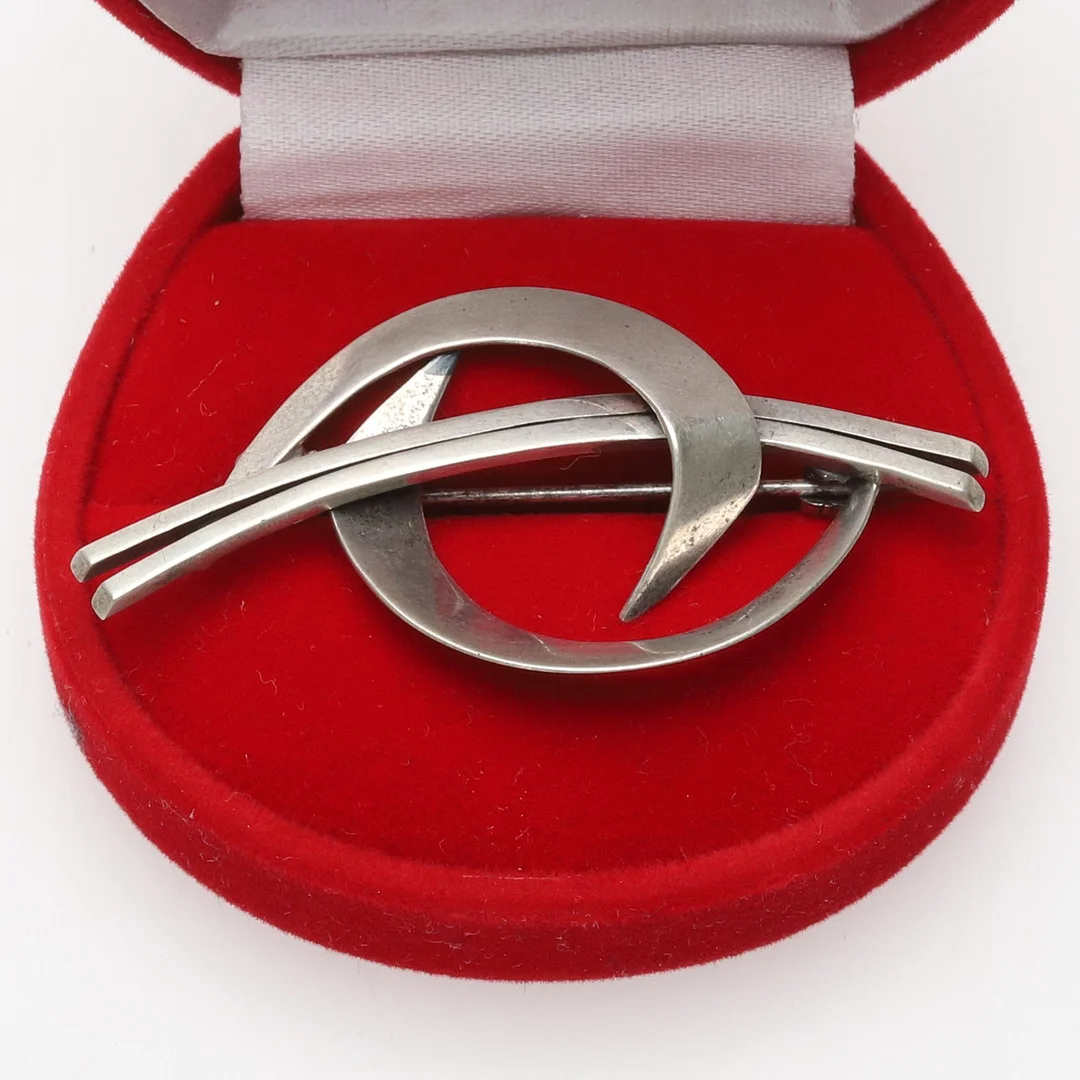 BROSCH, silver. Ge-Kå, 1967. — Brooches & Pendants — Örebro Stadsauktioner