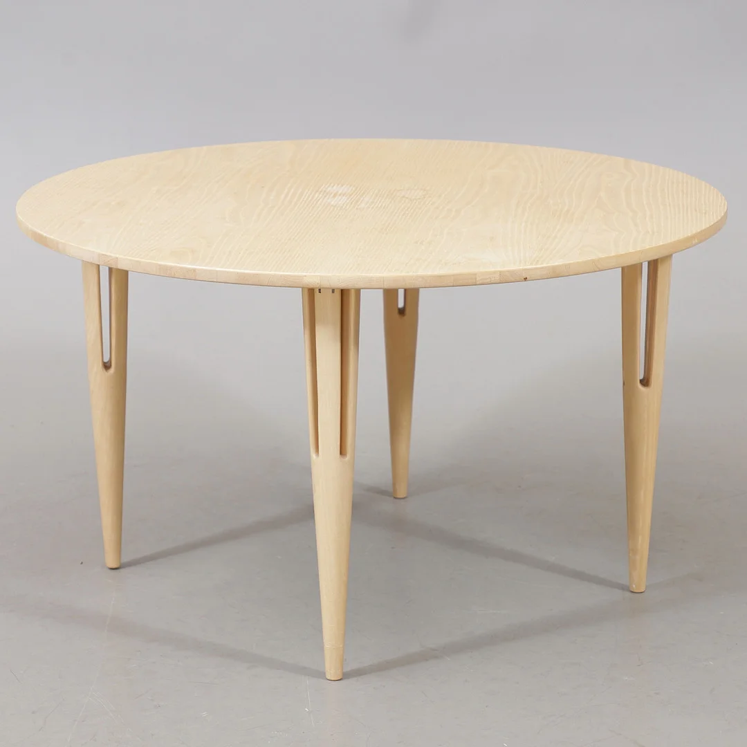 BRUNO MATHSSON. Bord, MI509, Bruno Mathsson International, Värnamo. — Coffee Tables — Växjö Auktionskammare