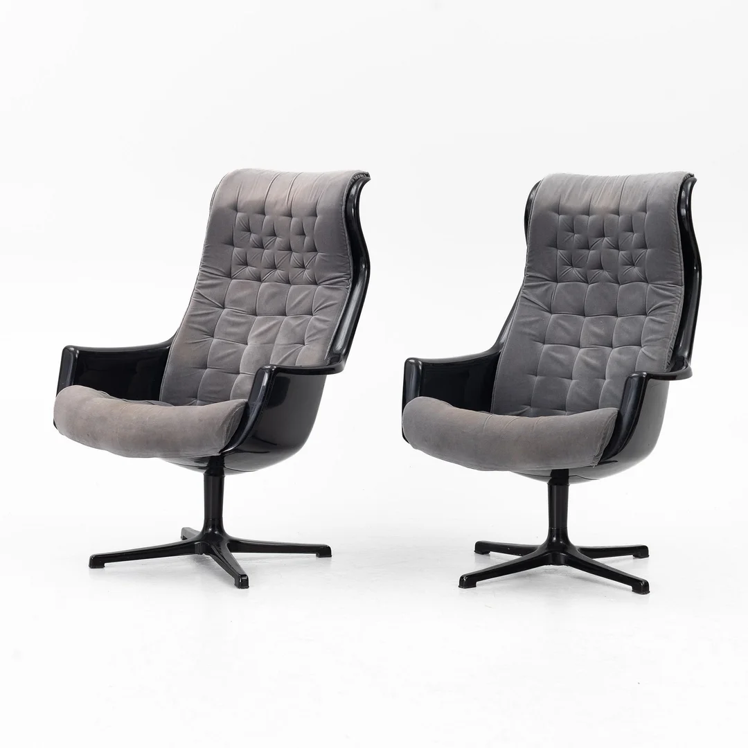 Alf Svensson, & Yngve Sandström, fåtöljer, ett par, "Form 8"/"Galaxy", DUX, 1970-tal. — Design/Möbler — Bukowskis