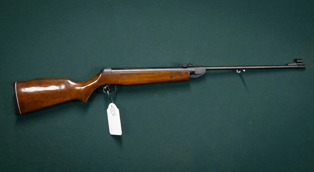 Luftgevär, kinesiskt, Kal. 4,5 mm. — Airguns — Mauritz Widforss