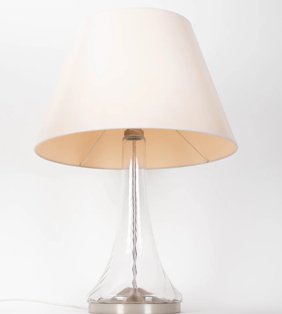 Große Tischlampe mit Glasfuß, 1970er-1980er Jahre. — Table Lamps — Stockholms Auktionsverk Hamburg