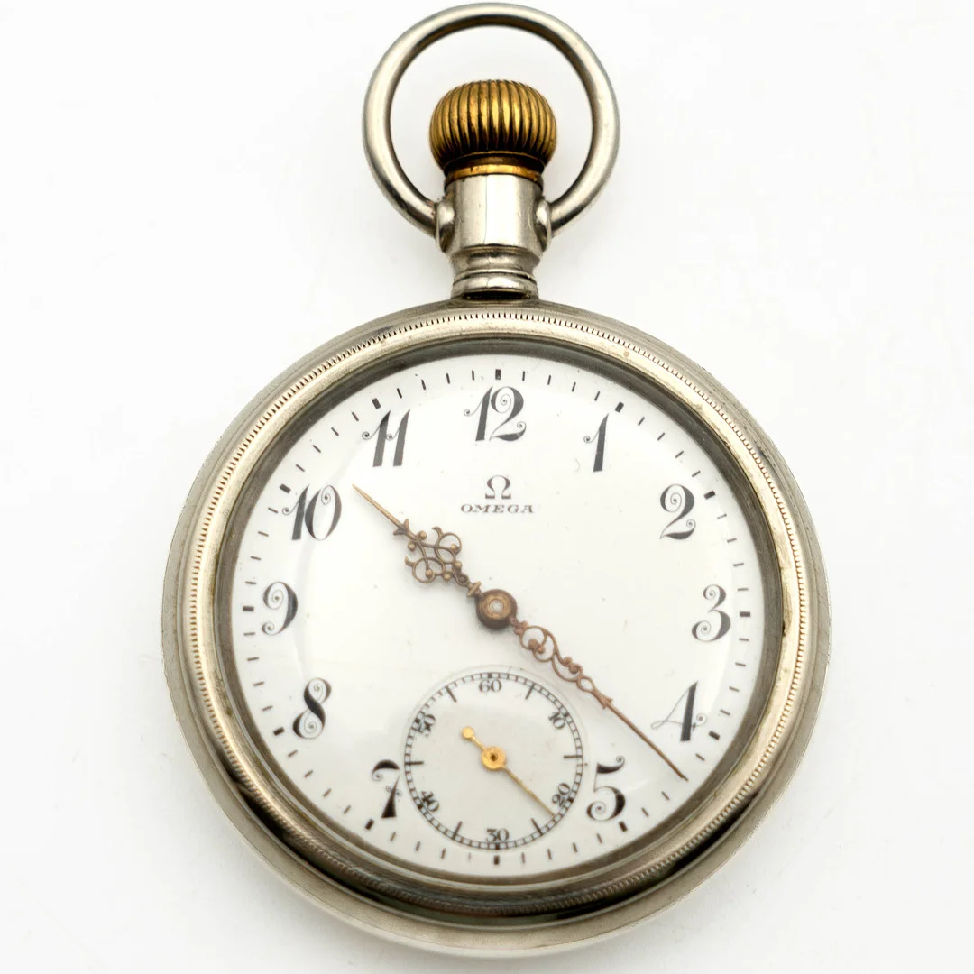 Fickur Omega, boett i rostfritt stål. — Pocket & Stop Watches — Norrlands Auktionsverk