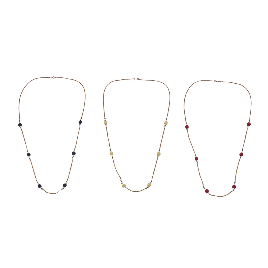 HALSKETTEN MIT FARBIGEN PERLEN IM DREIER-SET. — Necklace — Auktionshaus Stuber's Hammerschlag