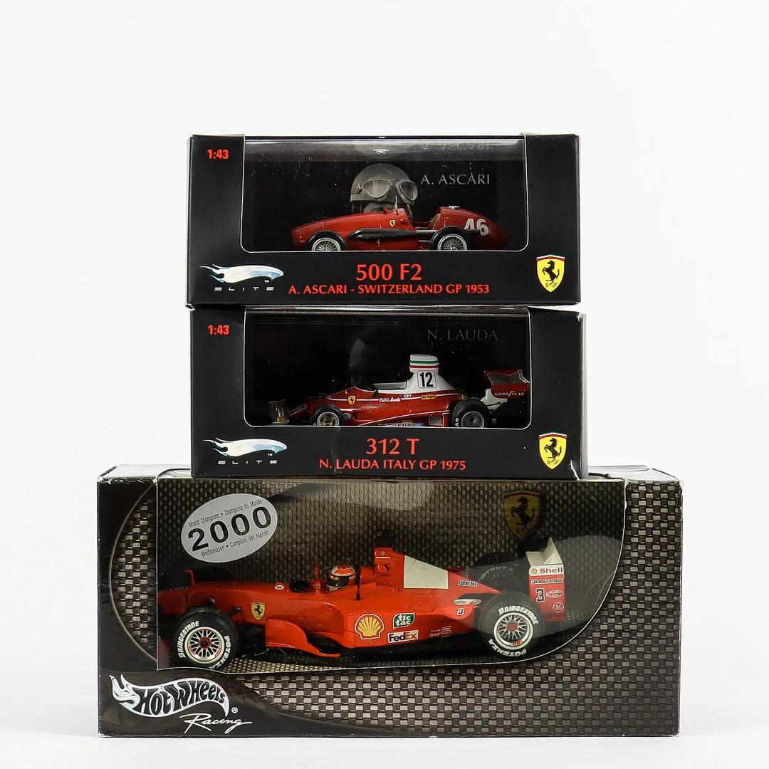 Hot Wheels 3 stycken Ferrari. — Model cars — Karlstad Hammarö Auktionsverk