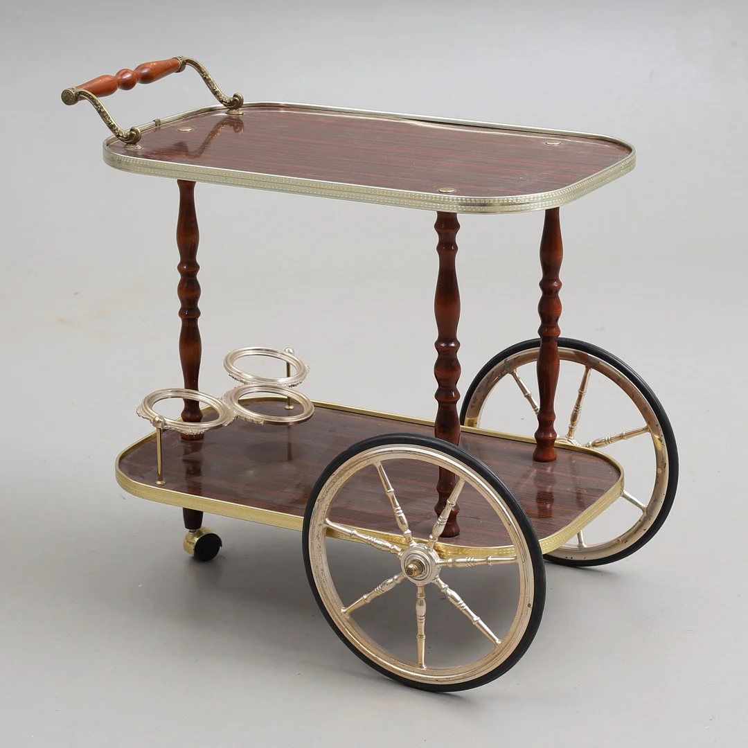 SERVERINGSVAGN, 1900-talets senare del. — Other — Auktionshuset Thelin & Johansson