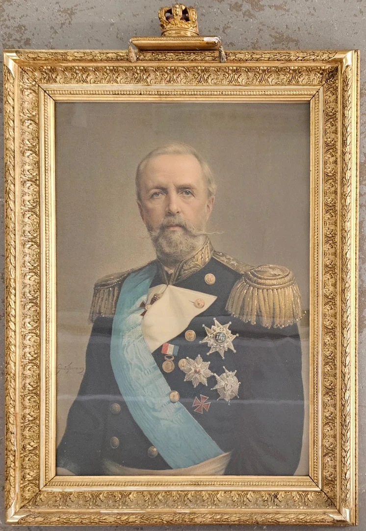 GÖSTA FLORMAN. EFTER. Tryck, porträtt av Oscar II, signerad och daterad i trycket 96. — Engravings & Prints — Auktionshuset Thörner & Ek