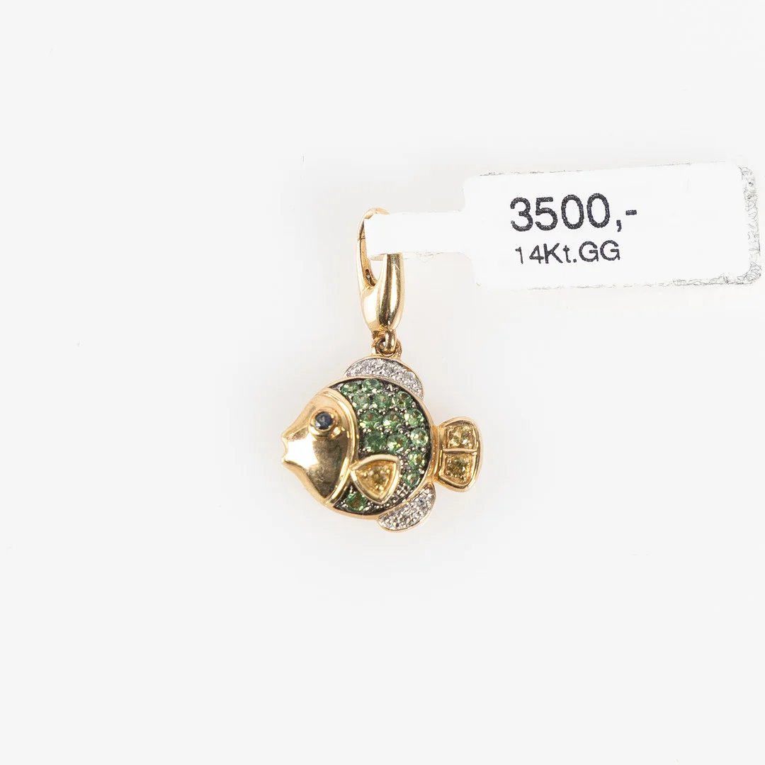 BERLOCK / HÄNGE, 14K guld med 0,02 diamanter och färgade stenar. — Brooches & Pendants — Stockholms Auktionsverk Helsingborg