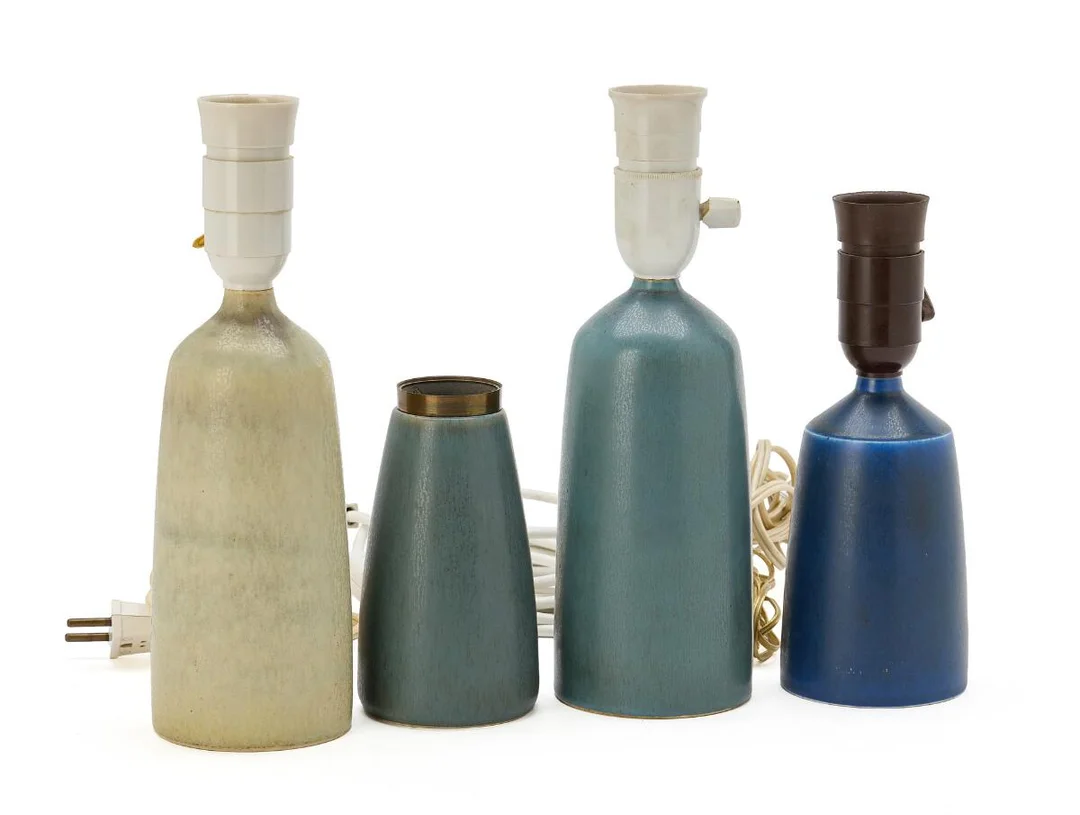 Per Linnemann-Schmidtand others: Four small stoneware table lamps. Made by Palshus. H. 14–26 cm. (4) — Modern Decorative Art — Bruun Rasmussen