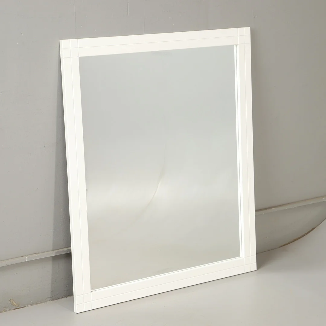 SPEGEL, vitmålad, 1900/2000-tal. — Mirrors — Helsingborgs Auktionskammare