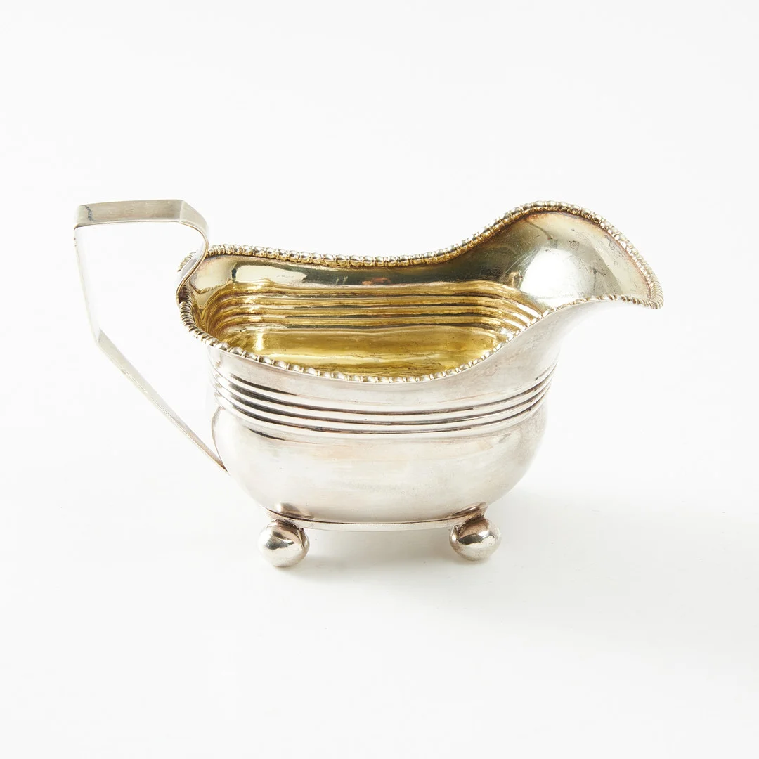 FREDRICH PETSCHLER. (Verksam 1813 - 1840, Göteborg) Mjölkkanna, silver, 1819, Göteborg. — Silver — Stockholms Auktionsverk Magasin 5