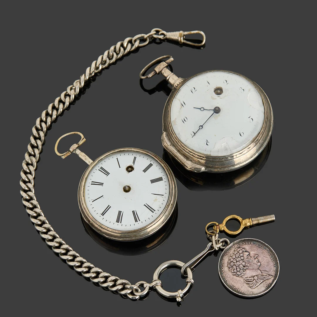 FICKUR, 2 st, troligen 1700-tal, spindelgång, boetter i silver, en med engelska stämplar. — Pocket & Stop Watches — Crafoord Auktioner Stockholm