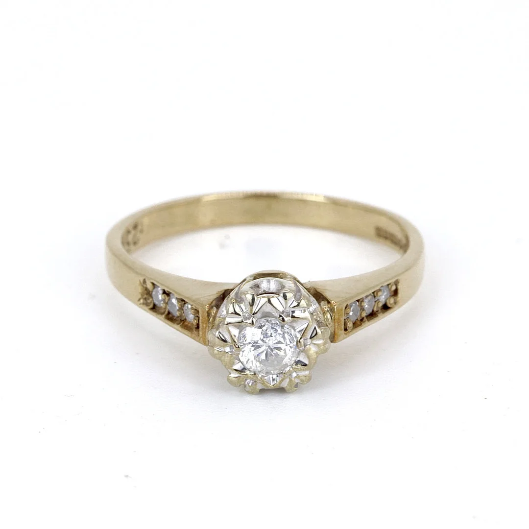 9CT GOLD DIAMOND RING. — Rings — Chalkwell Auctions