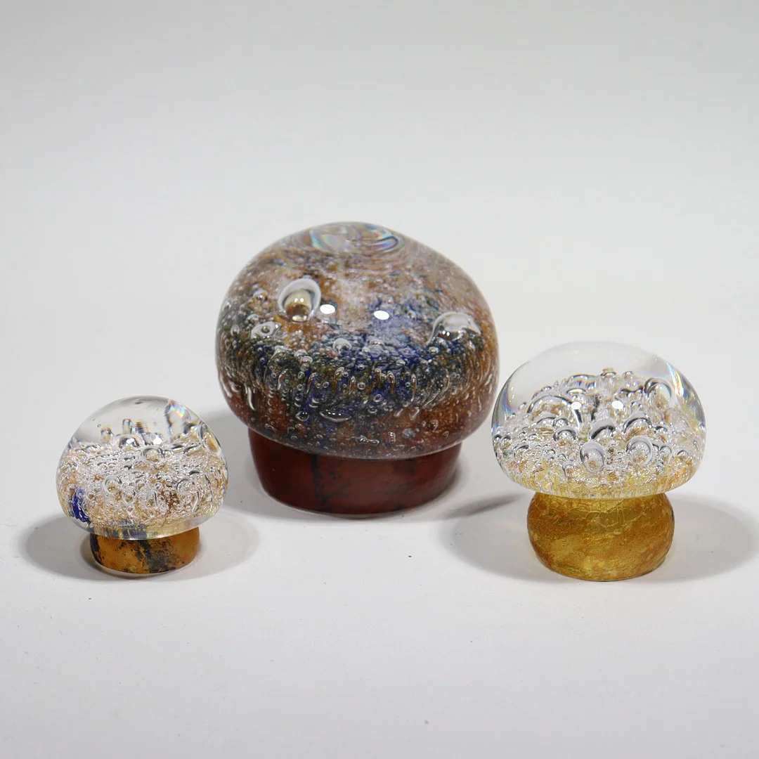 GÖRAN WÄRFF. skulpturer, svampar i glas, Kosta Boda, 3 st. — Art glass — Markus Auktioner