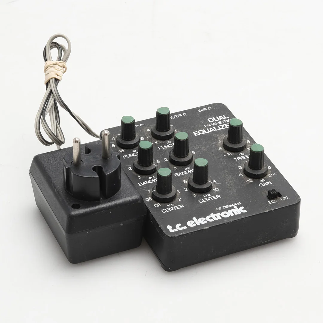 EFFEKTPEDAL, TC Electronic Dual Parametric Equalizer, Danmark 1990-tal. — Musical instruments — Crafoord Auktioner Malmö