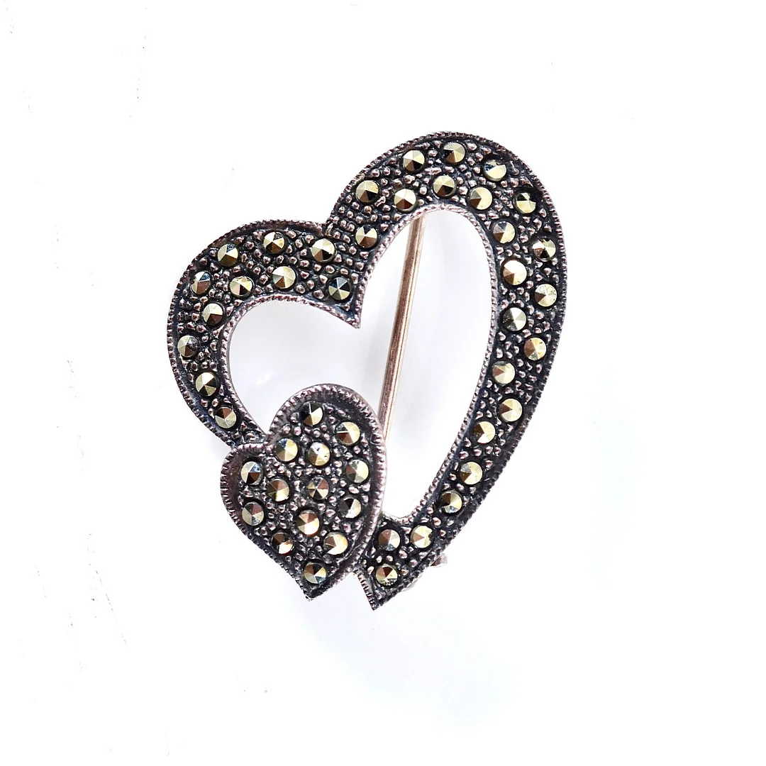 BROSCH, med markasiter, sterlingsilver, Iduna Varberg. — Brooches & Pendants — Halmstads Auktionskammare