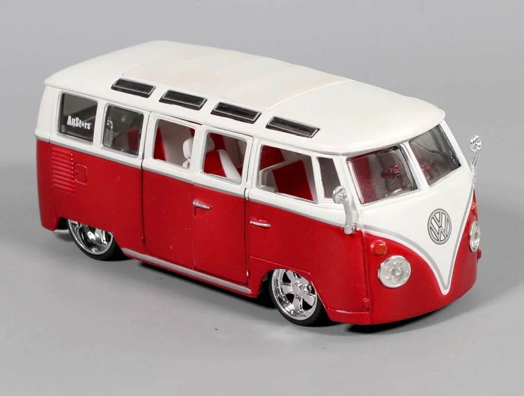 VW T1 Rot-Weiß. — Model cars — Auktionshaus Bossard