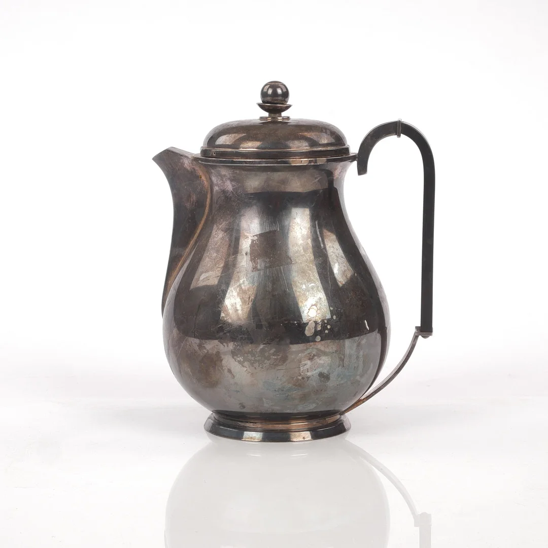 KAFFEKANNA, nysilver, Danmark, 1900-talets första hälft. — Silver plated — Auktionsfirma Kenneth Svensson i Kalmar